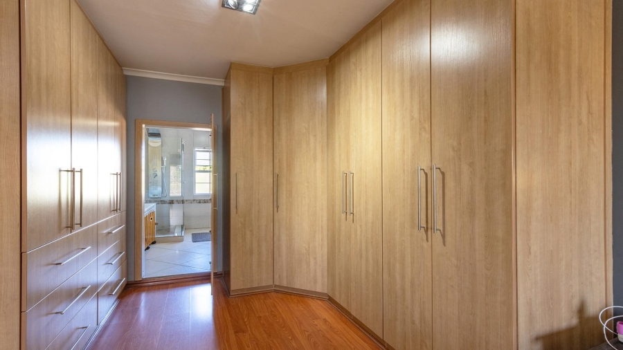 5 Bedroom Property for Sale in Northgate Western Cape